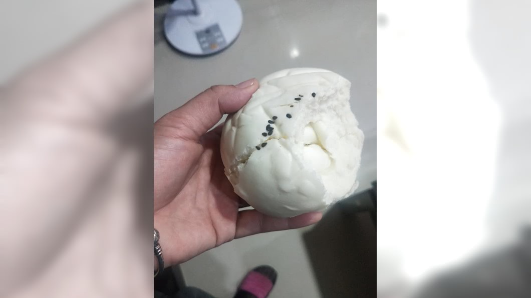 正妹買芝麻包 一剝開見「超扎實內餡」…傻了