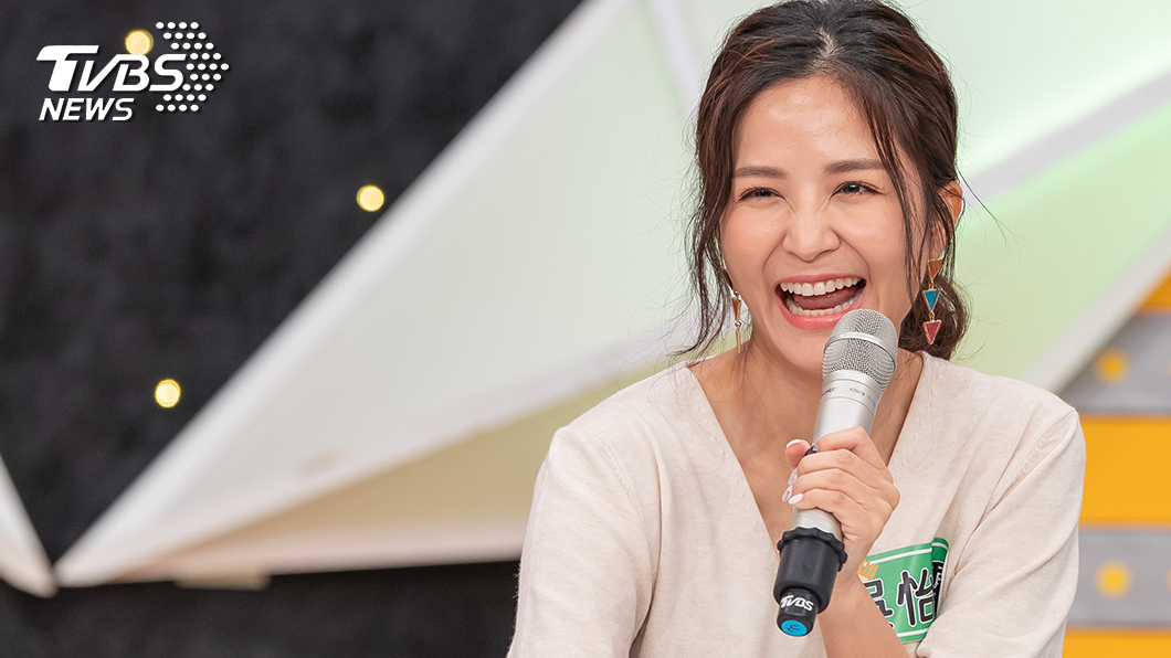 TVBS歡樂台《食尚玩家-歡樂有夠讚》來賓吳怡霈談論一路轉型的心得。圖/TVBS