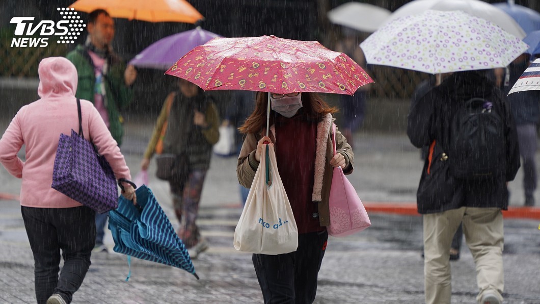 氣溫溜滑梯! 鋒面通過中部以北濕冷下探20度
