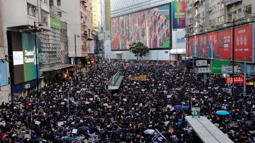 爭民主不會停!迎人權日12.8香港大遊行