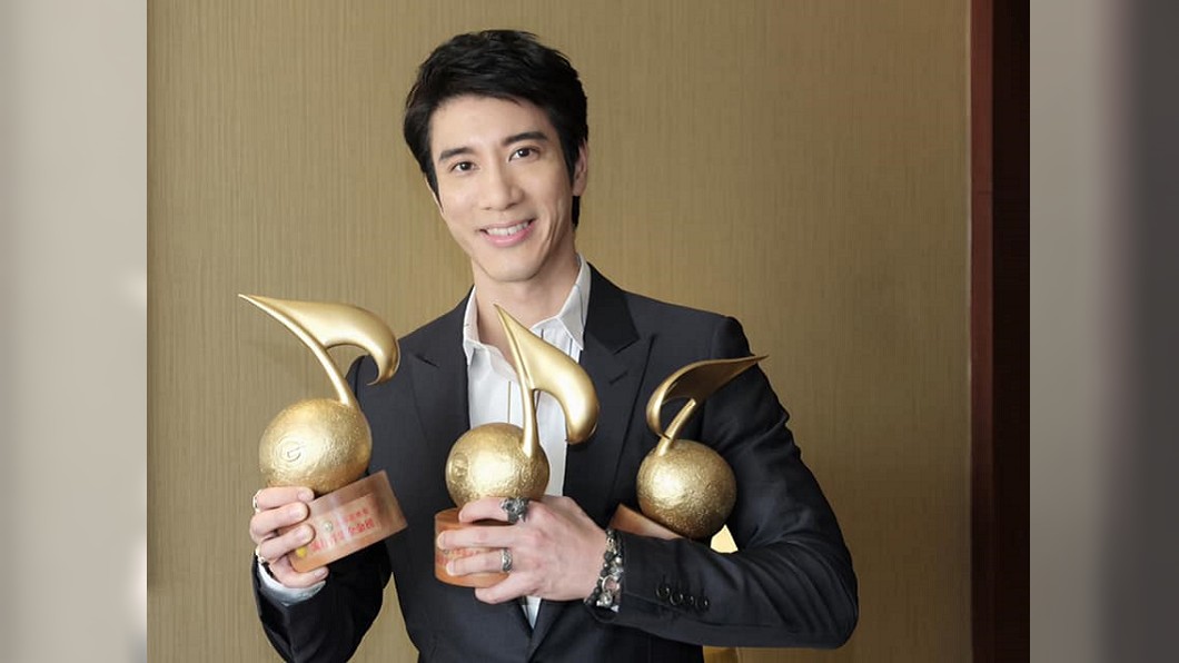 王力宏代言20年突遭解約 原因曝光網友嗆拒喝