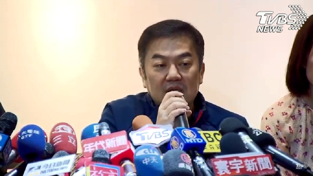遠航董事長張綱維13日召開記者會說明。圖/TVBS