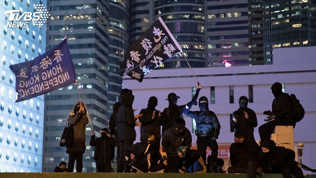 華郵作家:更支持香港示威者成時代年度人物