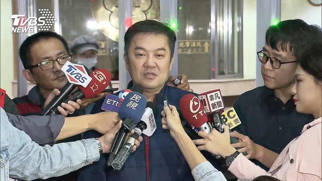 遠航停飛又欠薪「難過年」 張綱維明召開記者會