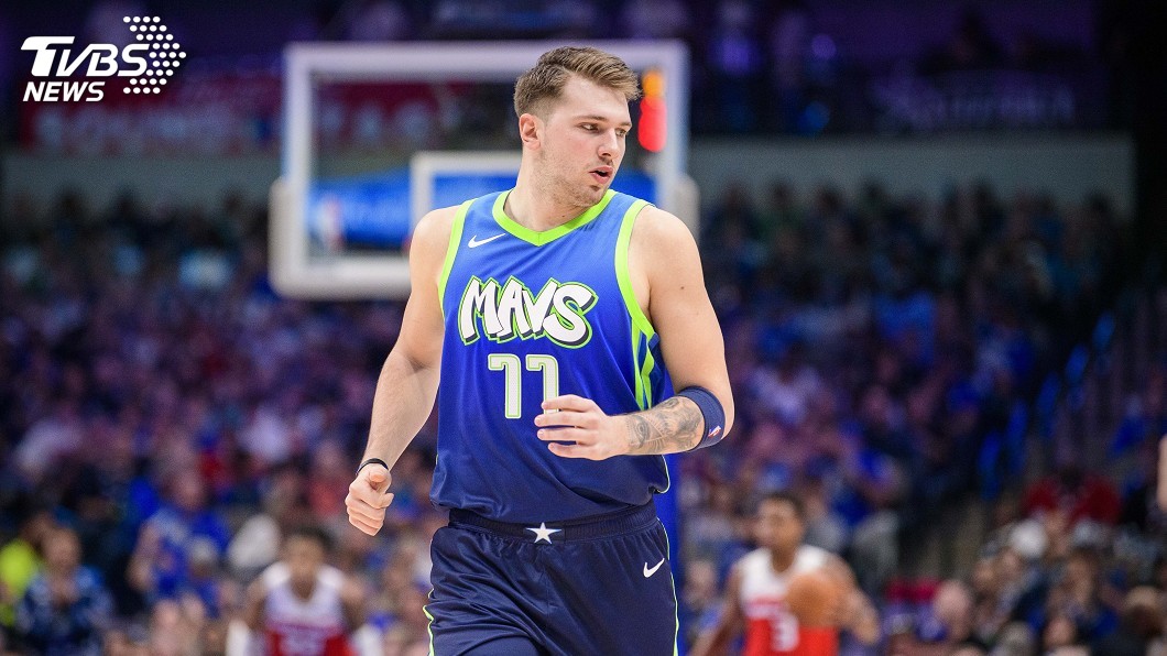 NBA獨行俠唐西奇扭傷右腳踝　恐缺賽兩週