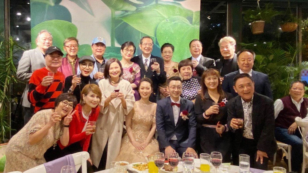 巴戈嫁愛女,婚宴現場眾星雲集。圖/翻攝自陳美鳳臉書