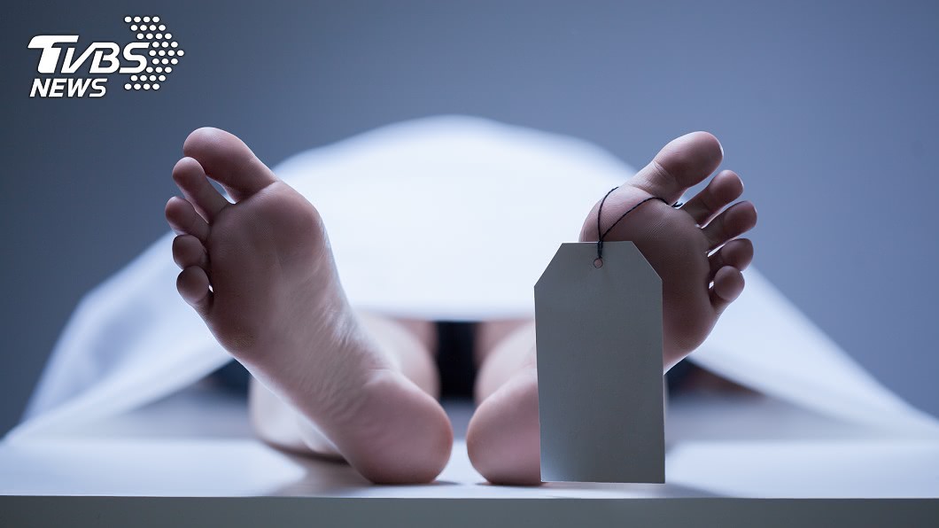 打手遊太專注 他誤把化學液體當水喝慘死
