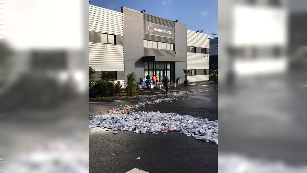 抗議公司慣老闆　員工每天輾爆千支iPhone