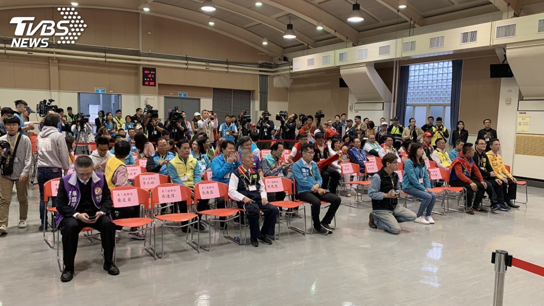 新北立委選舉 候選人號次抽籤完成滿場吉祥話
