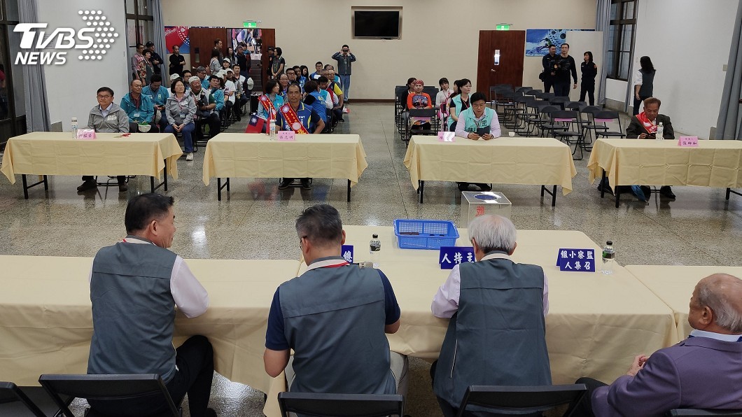 花東澎金馬立委抽籤順利 候選人高歌緩和氣氛