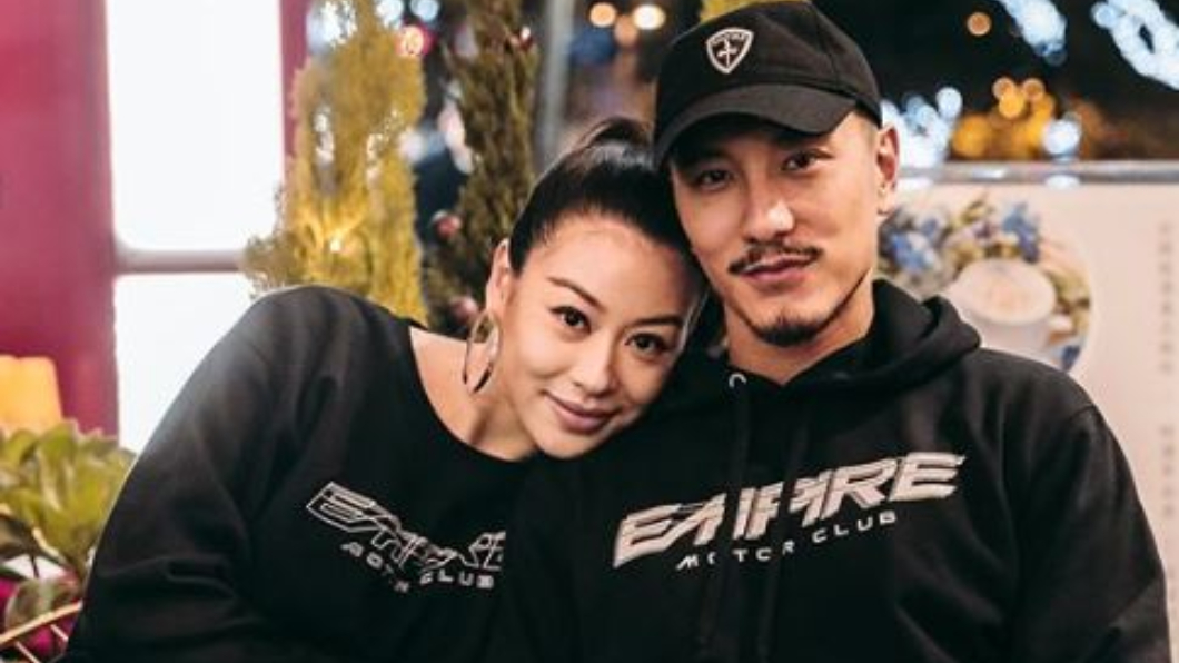 蔡詩芸露酥胸拍孕婦寫真 與王陽明「鼻碰鼻」甜蜜放閃