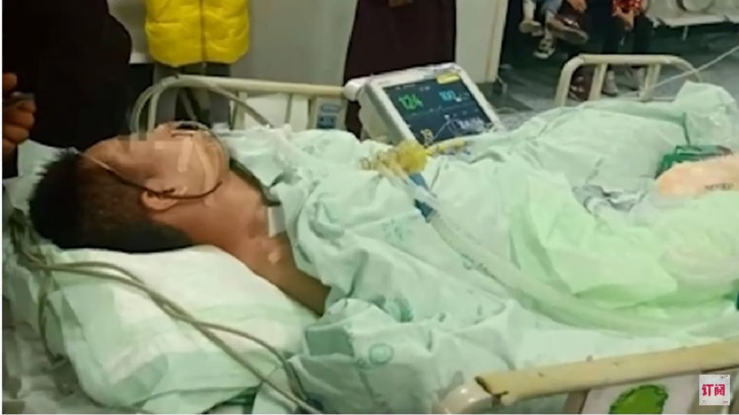 男大生被踢倒後緊急送醫急救,無奈20天後仍宣告不治。(圖/翻攝自YouTube)