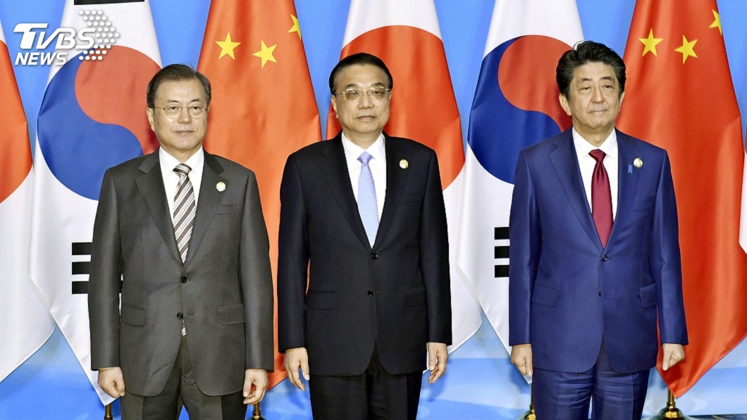 安倍晉三:日中韓對國際社會和平繁榮負有重責