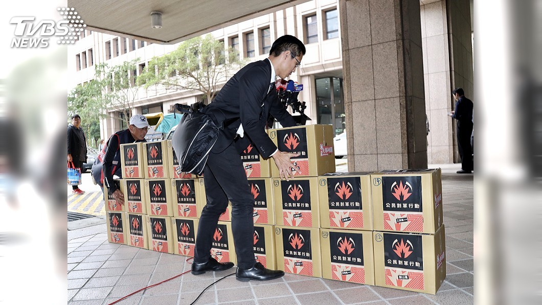罷韓團體送3萬份提議書 韓辦質疑不符合選罷法