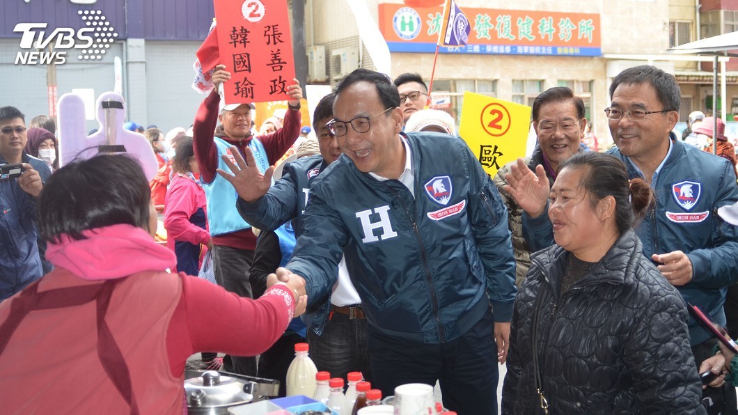 澎湖掃街拜票　朱立倫籲團結一致贏得勝利