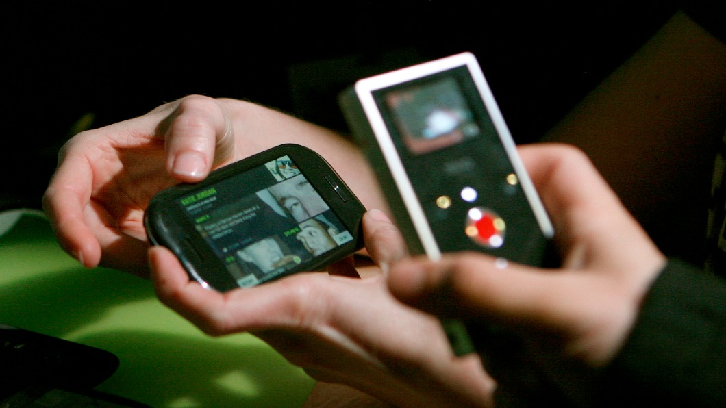 「回到2010」 記者用老3C進行24小時旅程