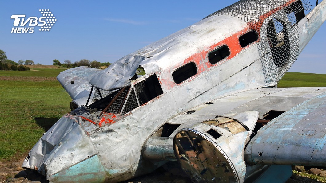 剛起飛就墜地斷兩截! 哈薩克空難釀12死50多傷