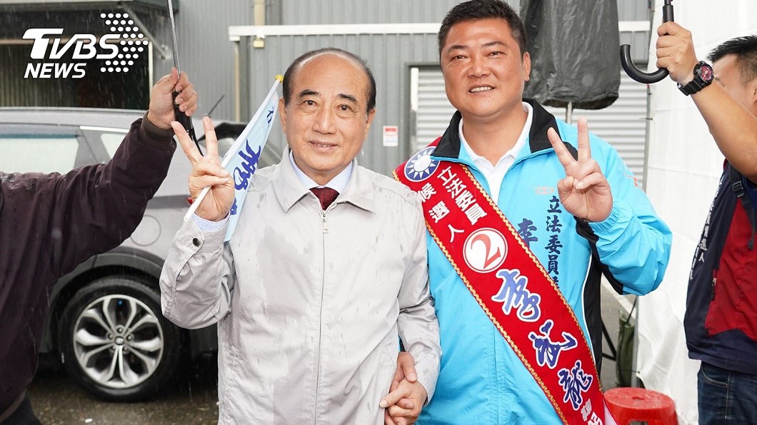 歸隊挺藍冒雨輔選 王金平再批民進黨:撿軟的不撿硬的!