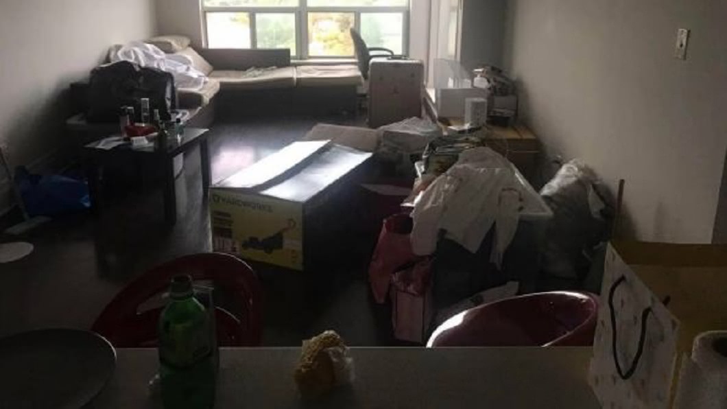 女學生還指控室友把屋子弄得一團糟。(圖／翻攝自留園新聞)