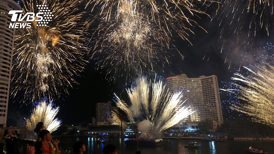 曼谷昭披耶河畔跨年 7大主題閃耀夜空