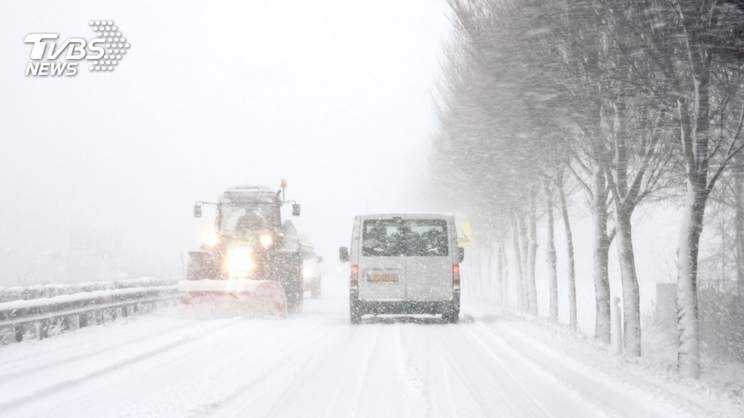 俄零下26度公車拋錨　風雪灌入20乘客變雪人