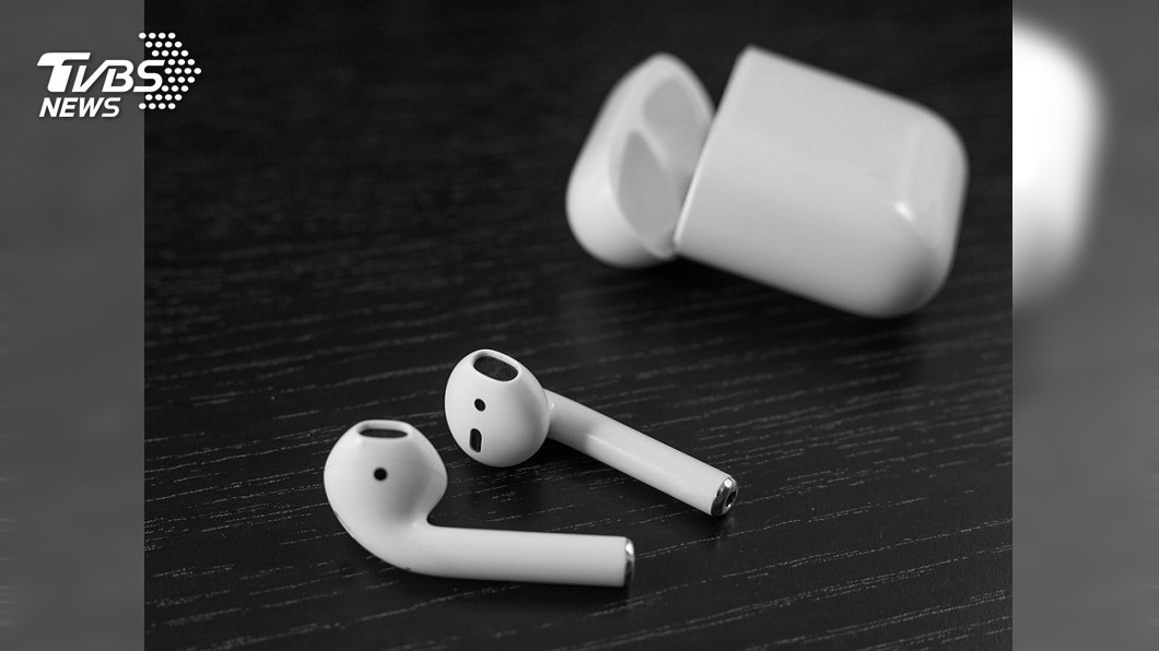 七歲童吞無線耳機憂肚放音樂 不敢拿手機