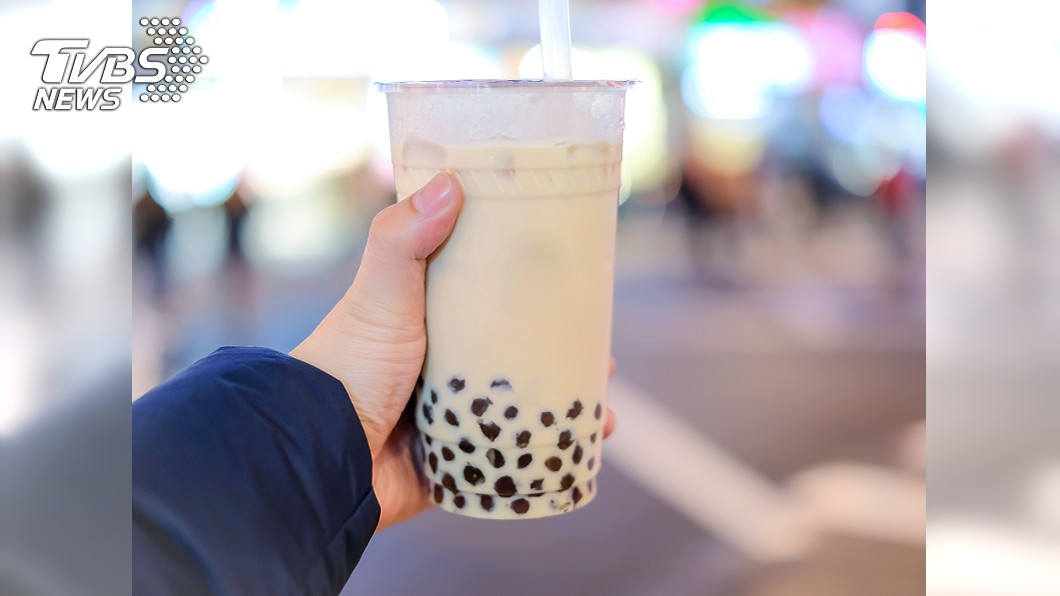 買珍奶「搭訕」正妹店員 遭打槍神回1句!結局讓網笑爆