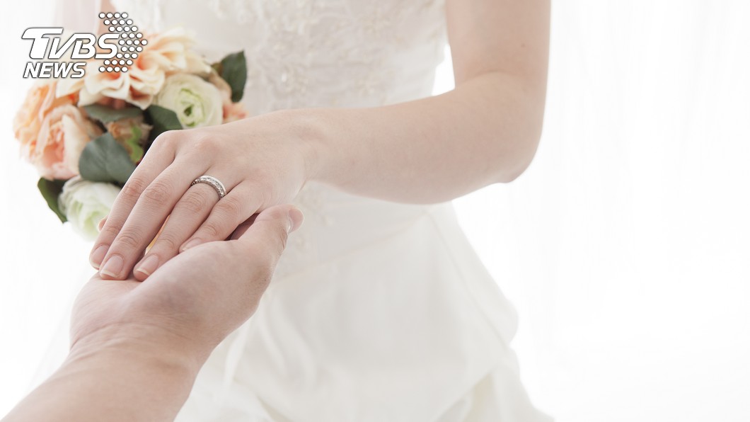 知名博士結婚35年生9子 健康檢查意外揭「綠光真相」