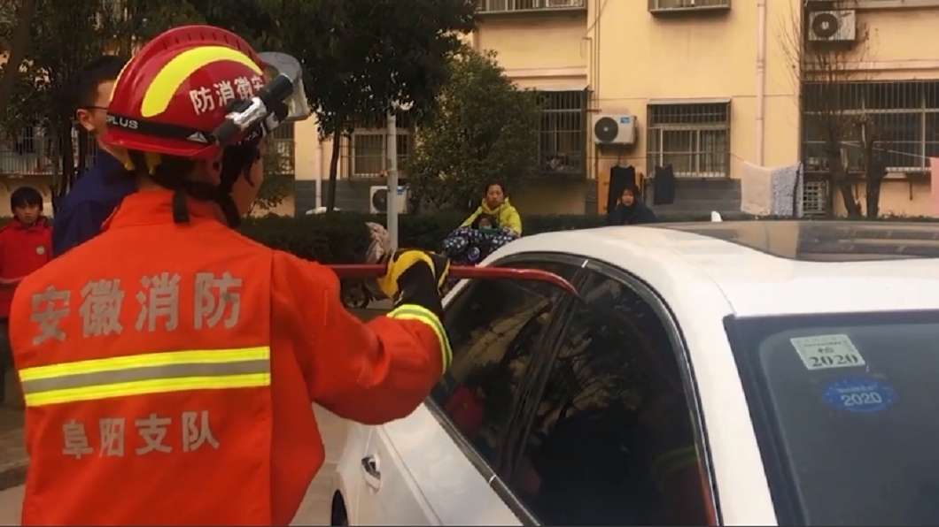 粗心尪下車反鎖 妻漸進式窒息垂死拍窗求救