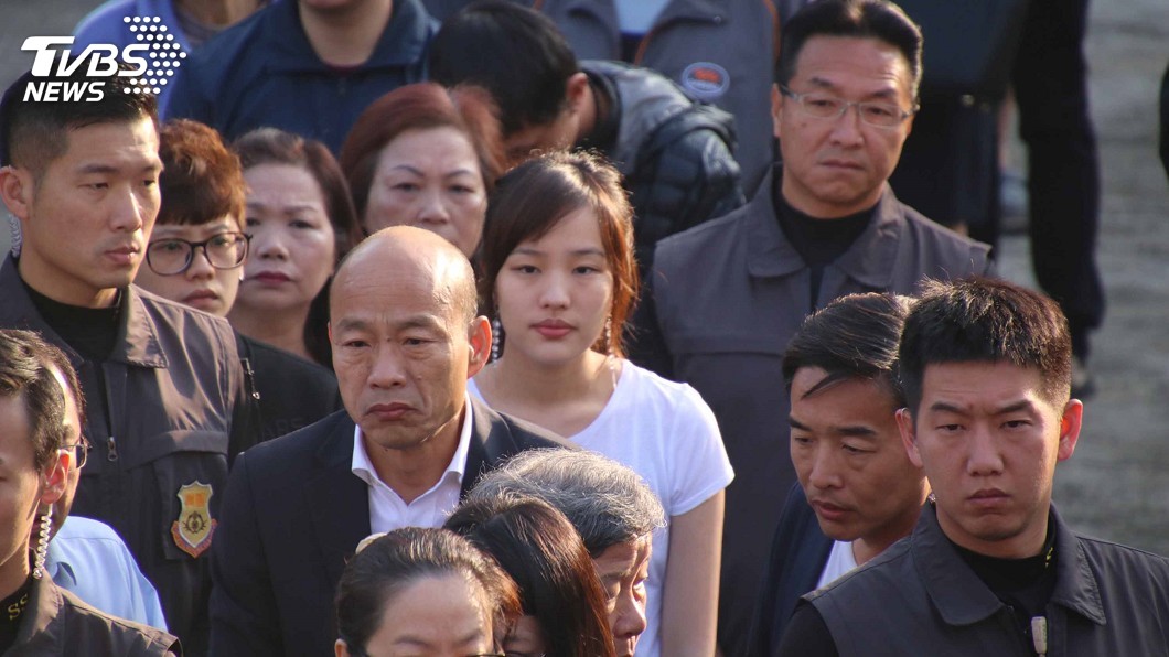 韓國瑜現身林園投票 女兒韓冰全程陪同