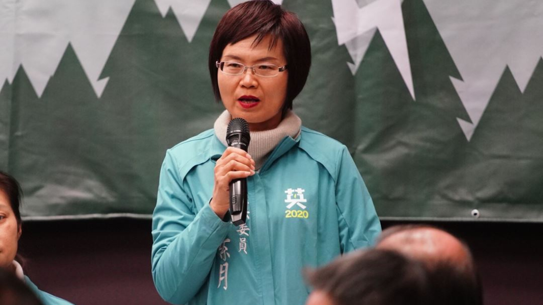民進黨立委黃秀芳、陳秀寶、陳素月與國民黨立委謝衣鳳,今天在立院舉行「團結彰化地方力量、升格帶動中部起飛」記者會。(圖/翻攝自陳素月臉書)