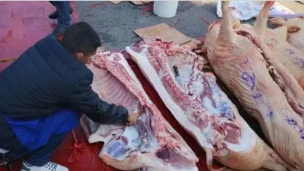 獎學金改發「豬肉」! 網崩潰:真的憑實力吃肉