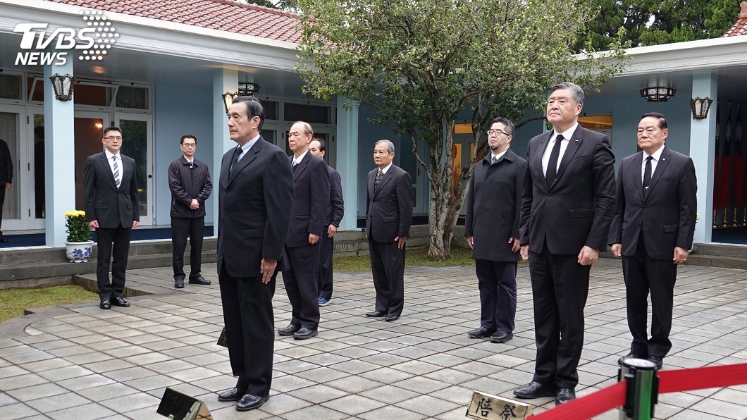 是否回任國民黨主席推動改革? 馬英九謁陵不回應
