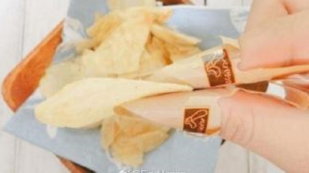 吃零嘴不髒手! 指貼布完整包覆手指頭