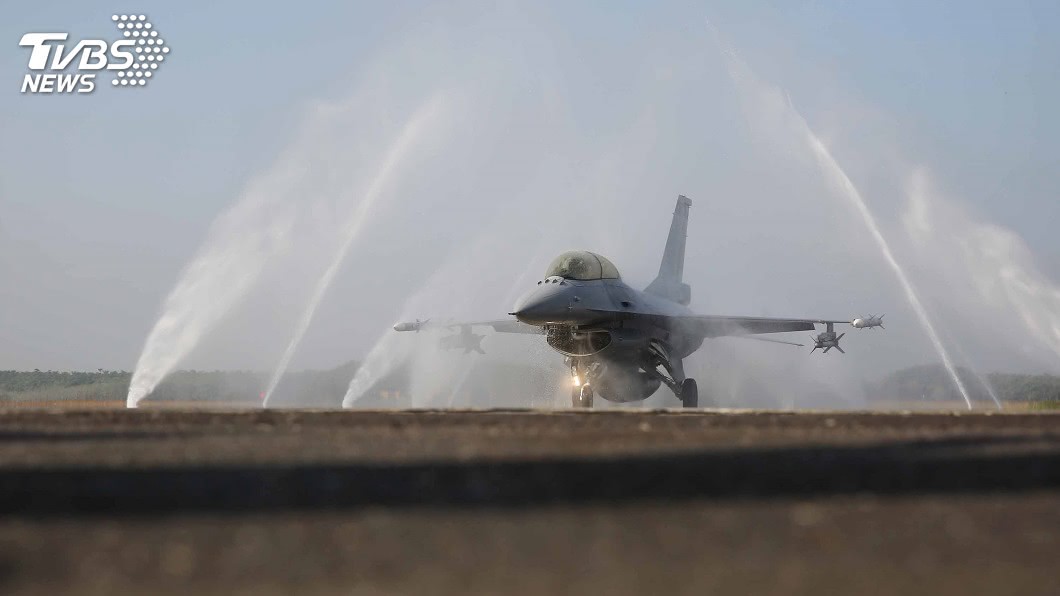 空軍基地洗機場 用RO過濾水呵護F-16V