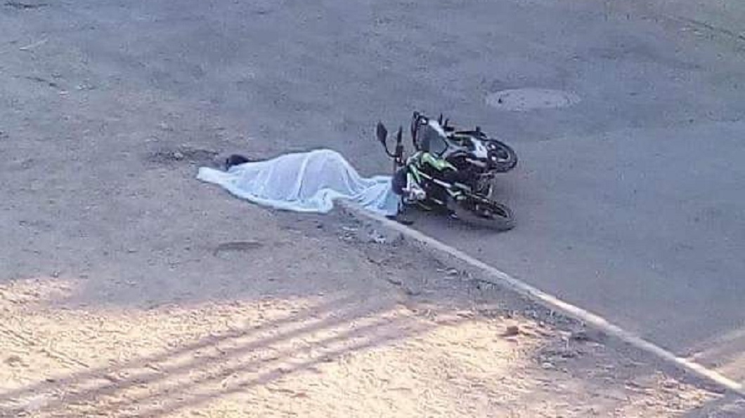 這起事件是1名黑道老大的胞姊結婚，仇家為了要報復，闖入教堂開槍掃射，並當場把新娘擊斃。(圖／翻攝自推特)