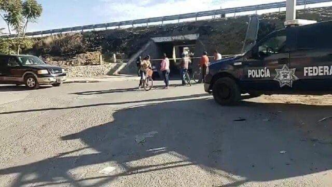 墨西哥日前發生一起幫派尋仇事件，當地警方獲報已經介入展開調查。(圖／翻攝自推特)