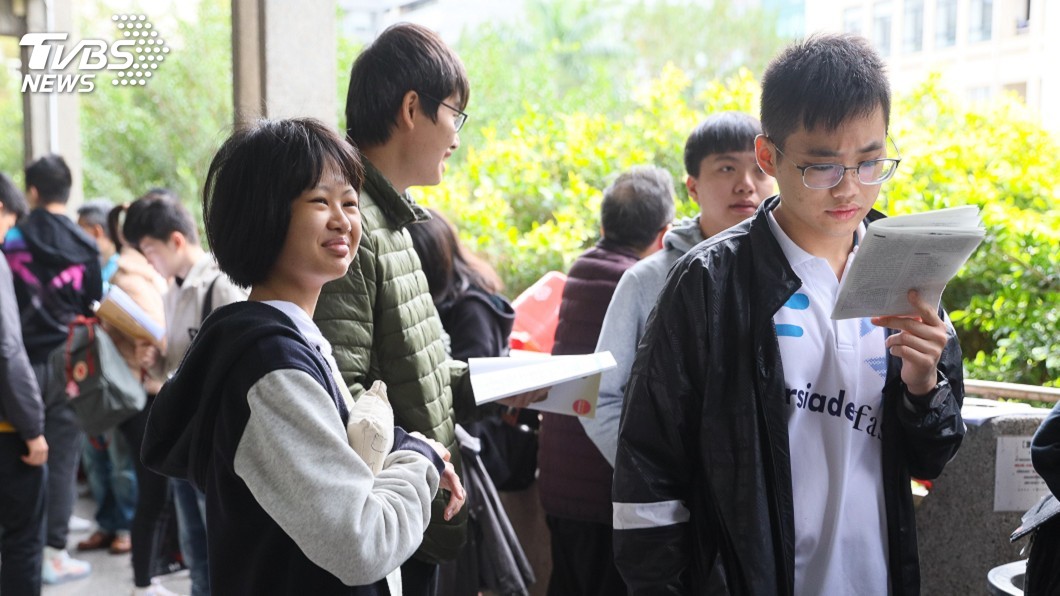 學測英文作文詮釋週年慶熱潮 翻譯考同儕壓力