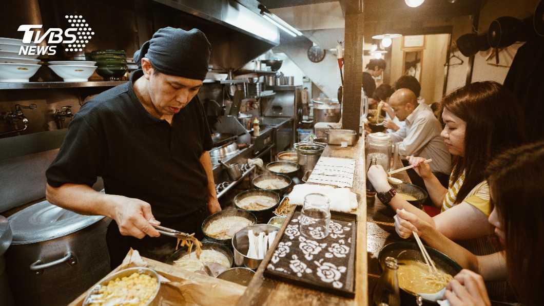 為何日本拉麵店座位少？內行人點出「關鍵原因」