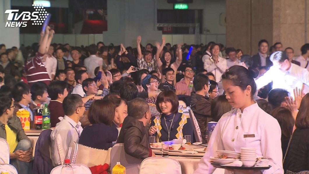 尾牙要員工上台表演？　苦主曝辛酸：應該立法禁止
