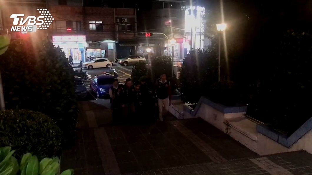 囂張! 黑幫亮槍恐嚇 影片曝光恐罪加一等
