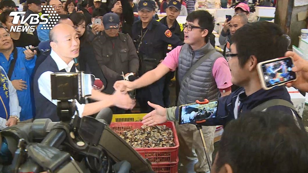 韓國瑜清晨5時視察漁市　網驚：好早起！韓總回來了
