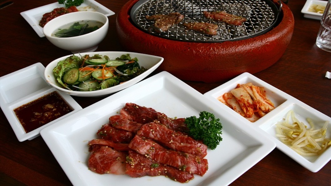 燒肉月繳三千吃到飽 日本訂戶經濟風潮