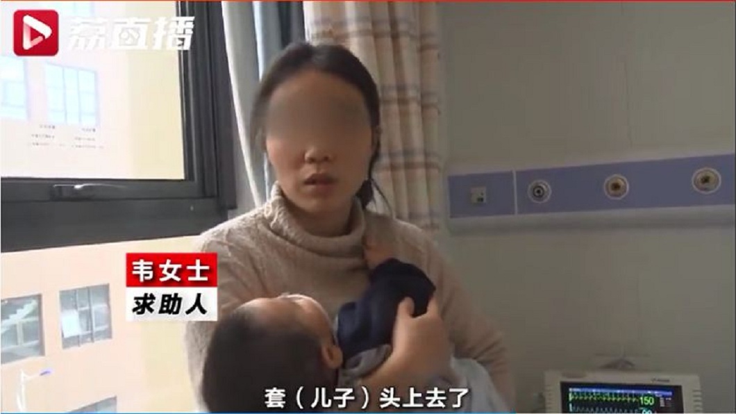 南京1名8歲的小姊姊貪玩,竟拿塑膠袋套住才10個月大的弟弟頭部險害她窒息。(圖/翻攝自路網)