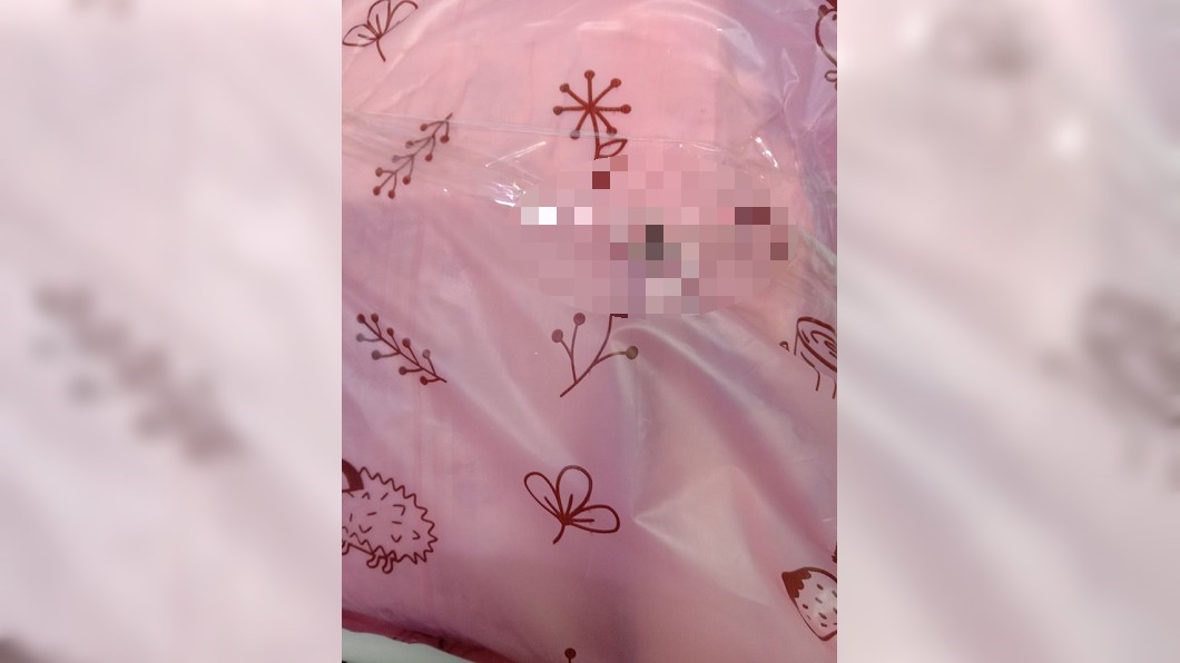 整理包裹慘中暗器…超商店員「手破1孔」 網怒轟太缺德