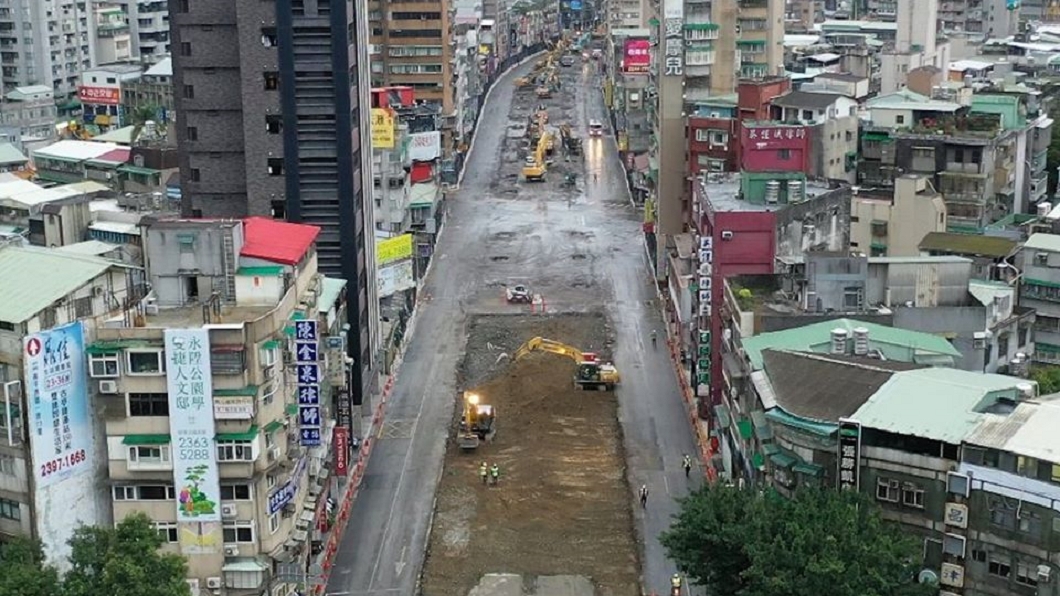 中正橋引道拆除「閃電戰」 49年歷史15小時夷為平地