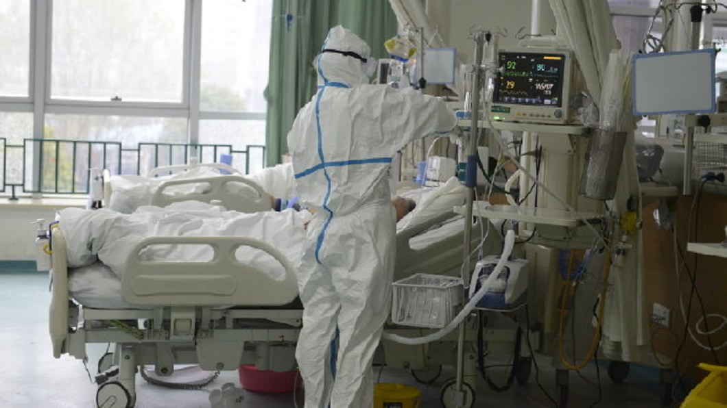 肺充滿黏液如溺水 醫揭新冠死前慘況:全程清醒痛苦亡
