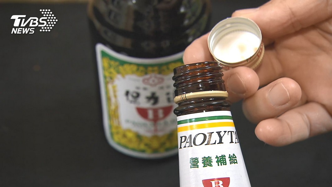 高雄男喝了一罐保力達提神，下班後去派出所領信，當場被開單扣車。（圖／警方提供）