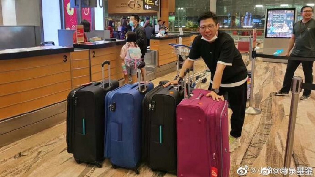 胡海泉在海外購得口罩託同胞帶回大陸。(圖／翻攝自海泉基金微博)