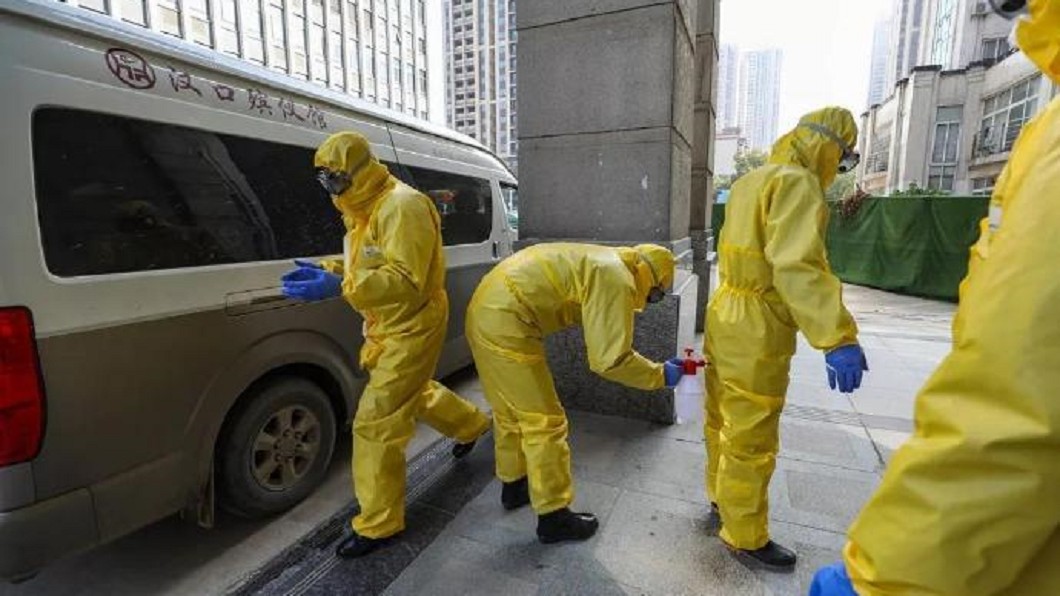 有武漢殯葬業員工出面訴辛酸。(圖/翻攝自谷雨-騰訊新聞微博)